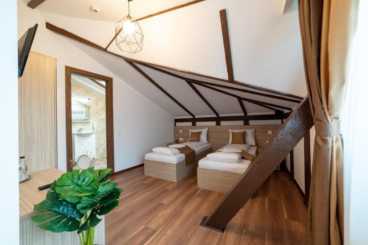Escala Rooms Ghimbav Εξωτερικό φωτογραφία